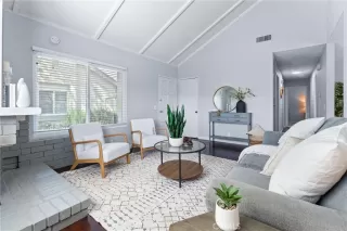 Photo #4: OC24170545 Listing 