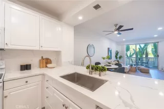 Photo #4: OC24170588 Listing 