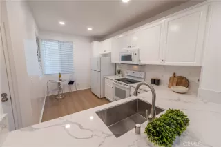 Photo #5: OC24170588 Listing 