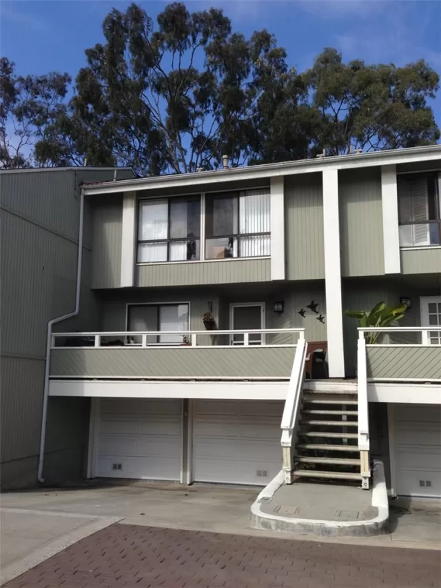 MLS: OC24171126 Condo For Sale