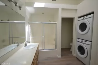 Photo #6: OC24171230 Listing