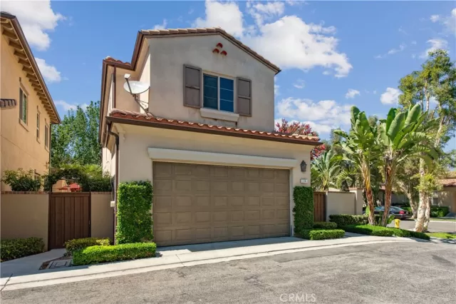 MLS: OC24171290 Condo For Sale