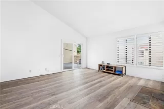 Photo #3: OC24171508 Listing 