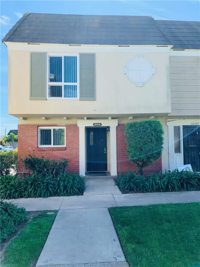 MLS: OC24171840 Condo For Sale