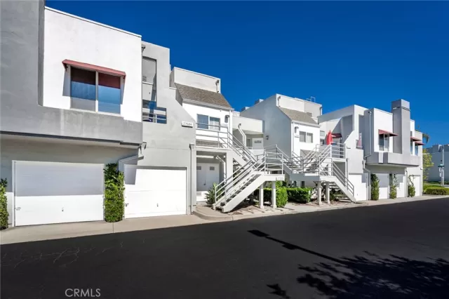 MLS: OC24171843 Condo For Sale