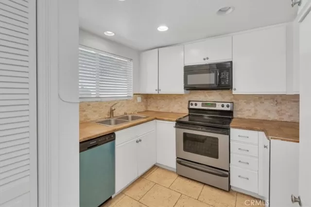 MLS: OC24171844 Condo For Sale