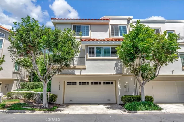 MLS: OC24171960 Condo For Sale