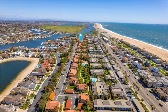 MLS: OC24172649 Condo For Sale