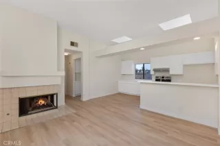 Photo #2: OC24172976 Listing