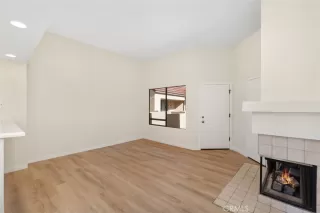 Photo #5: OC24172976 Listing