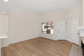 Photo #6: OC24172976 Listing