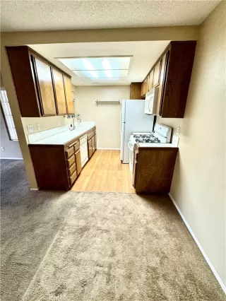 Photo #2: OC24173078 Listing 