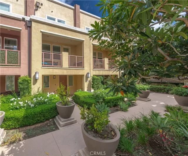 MLS: OC24173438 Condo For Sale