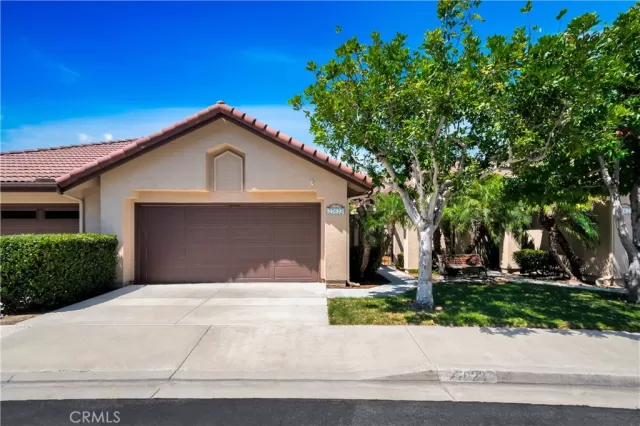 MLS: OC24173508 Condo For Sale