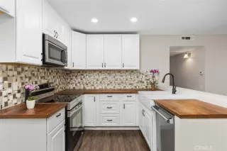 Photo #2: OC24173704 Listing