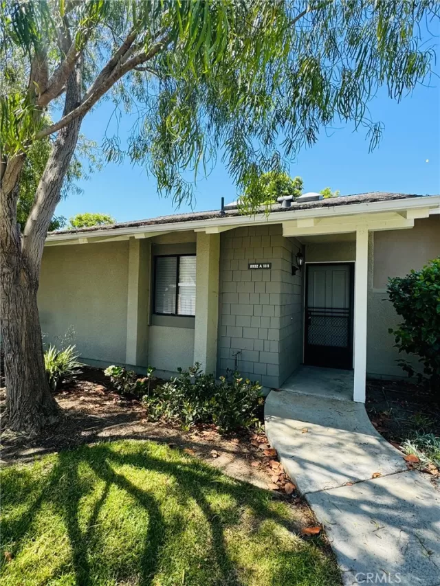 MLS: OC24173732 Condo For Sale