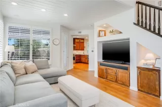 Photo #5: OC24174628 Listing 