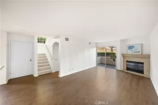 Photo #3: OC24174884 Listing 