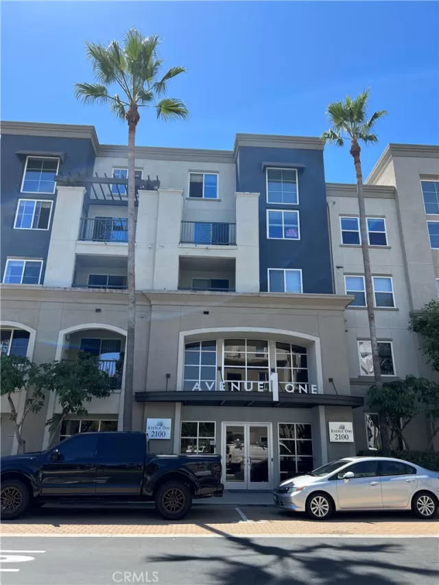 MLS: OC24175084 Condo For Sale