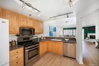 Photo #2: OC24175089 Listing