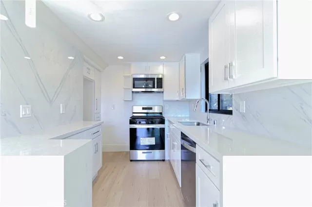MLS: OC24175191 Condo For Sale