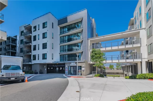 MLS: OC24176220 Condo For Sale