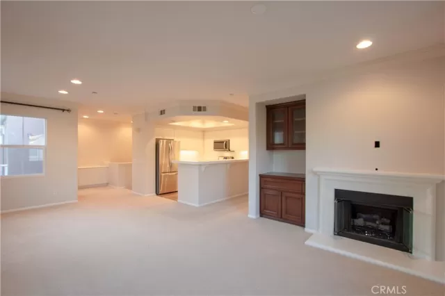 MLS: OC24177181 Condo For Sale