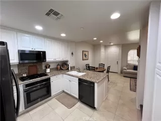 Photo #6: OC24177238 Listing