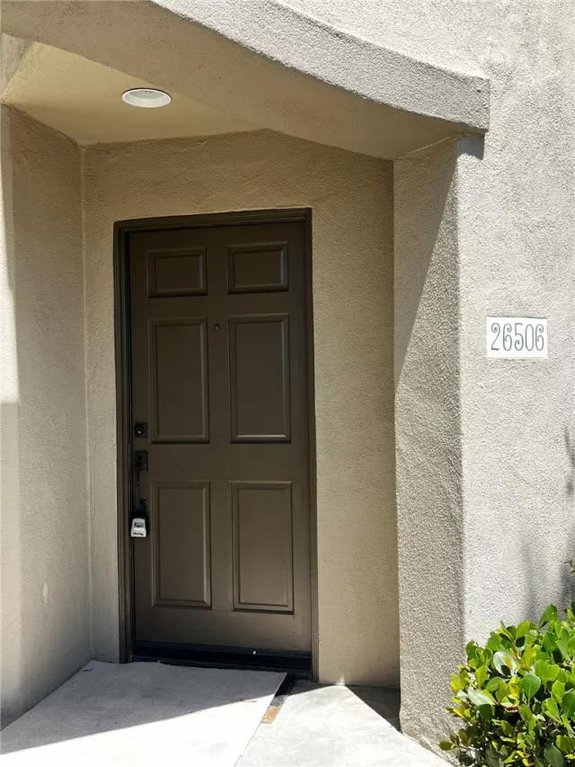 MLS: OC24177771 Condo For Sale