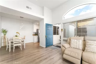 Photo #2: OC24177828 Listing