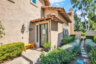 Photo #4: OC24178110 Listing 