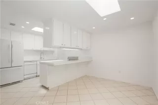 Photo #4: OC24178528 Listing