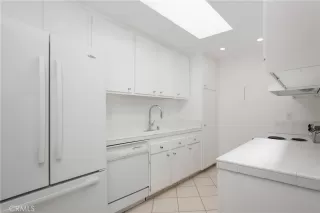 Photo #6: OC24178528 Listing