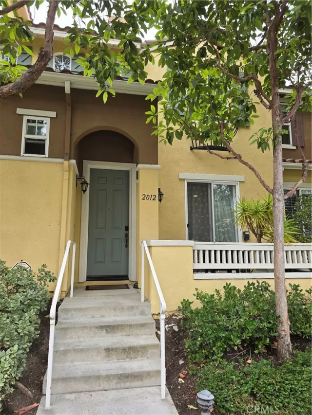 MLS: OC24178557 Condo For Sale