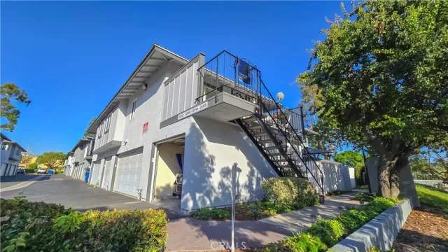 MLS: OC24179061 Condo For Sale