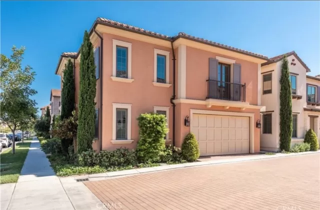 MLS: OC24179223 Condo For Sale