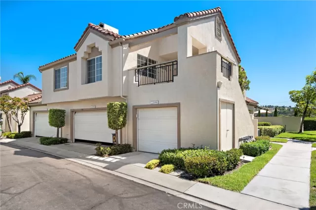 MLS: OC24179805 Condo For Sale