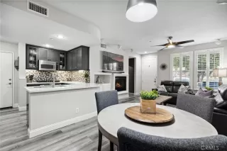 Photo #2: OC24180054 Listing