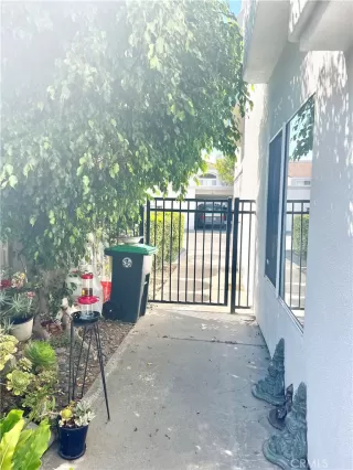 Photo #5: OC24180100 Listing