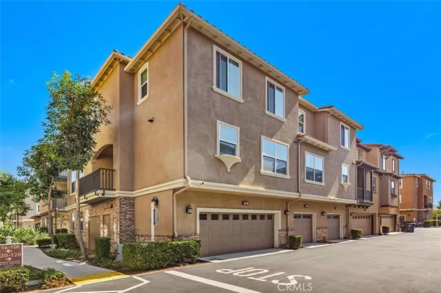 MLS: OC24180709 Condo For Sale