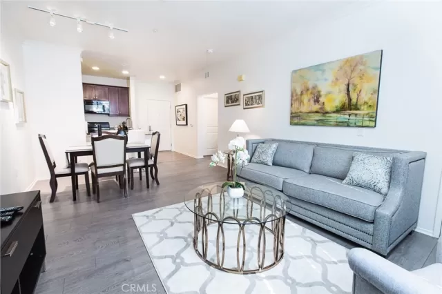 MLS: OC24181014 Condo For Sale