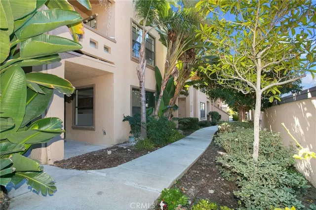 MLS: OC24181183 Condo For Sale