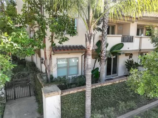 Photo #3: OC24181569 Listing