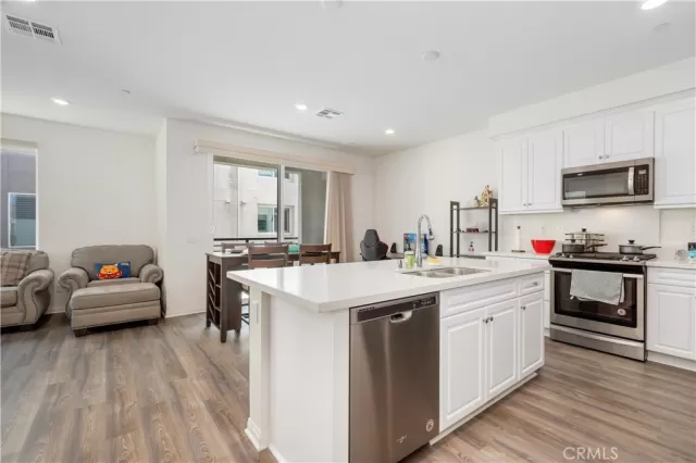 MLS: OC24181597 Condo For Sale