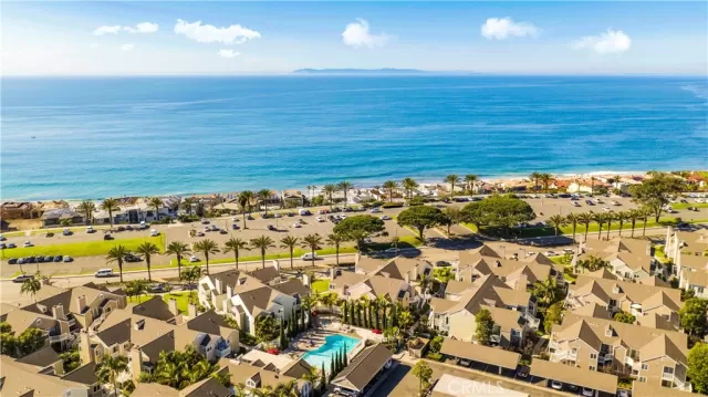 MLS: OC24181813 Condo For Sale