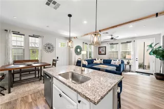 Photo #6: OC24181927 Listing