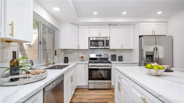 MLS: OC24182284 Condo For Sale