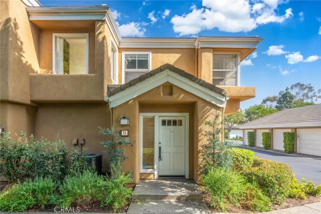 MLS: OC24183050 Condo For Sale