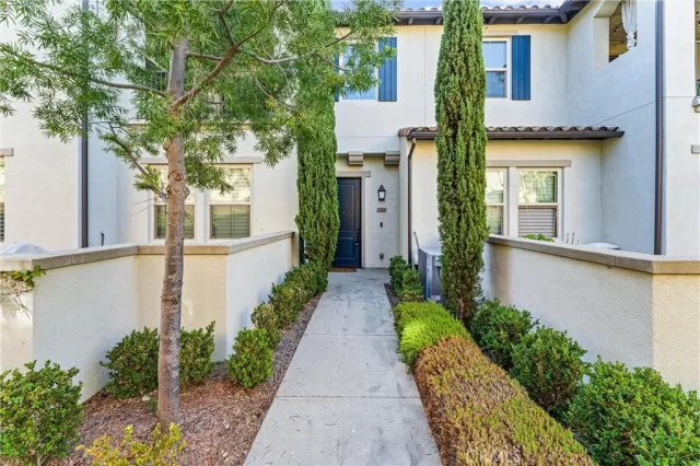 MLS: OC24183302 Condo For Sale