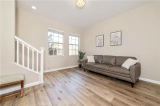 Photo #4: OC24183359 Listing 